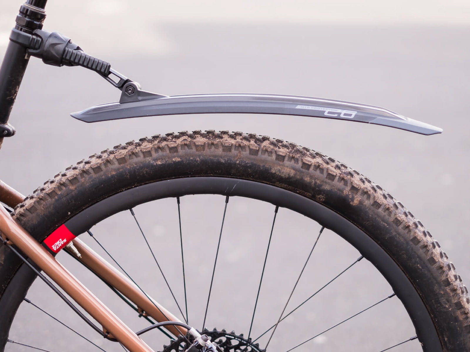 A picture of the BBB BFD-13R MTB Protector Rear Mudguard fitted to the back of a mountain bike