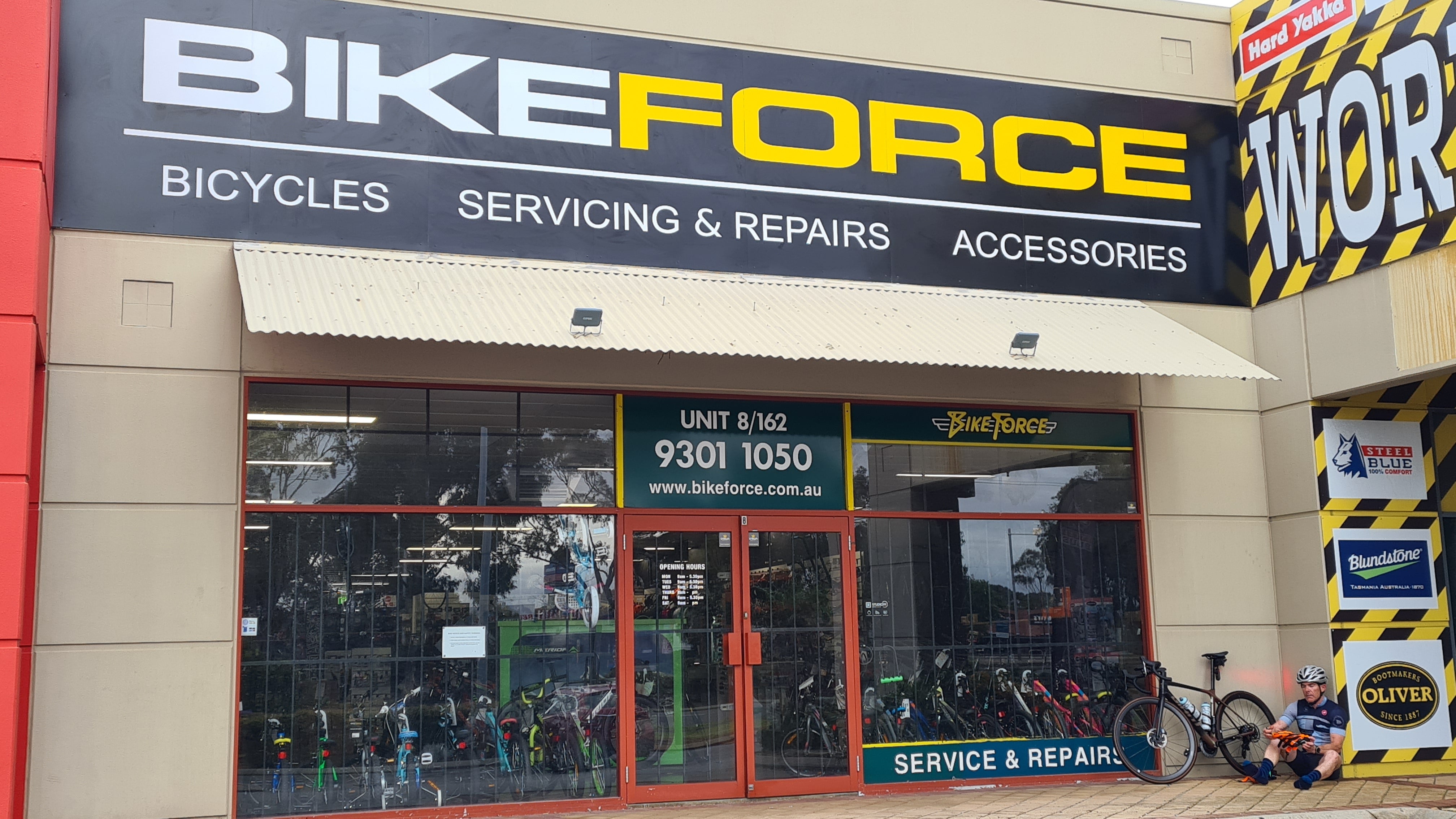The front of the shop of Bike Force Joondalup