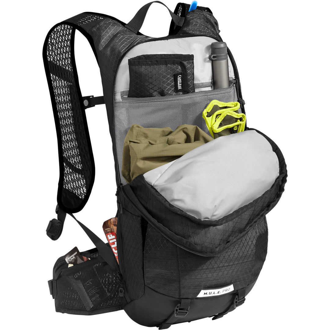A picture showing the storage space in the Camelbak M.U.L.E. Pro 14 3 Litre S24