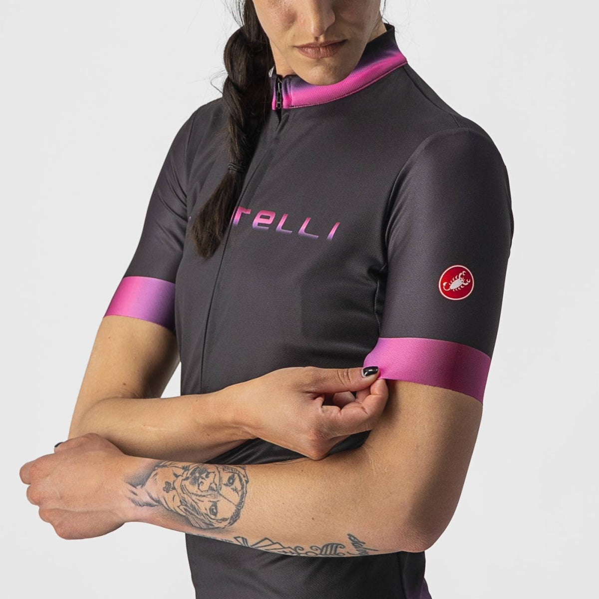 A picture of the sleeve on the Castelli Gradient Cycling Jersey