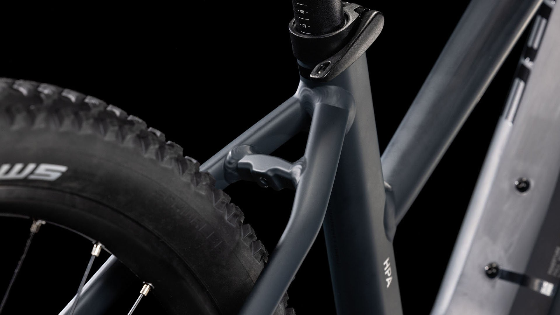 A close up picture of the chain stay on the Cube Reaction Hybrid Perfomance 625 Electric Bike