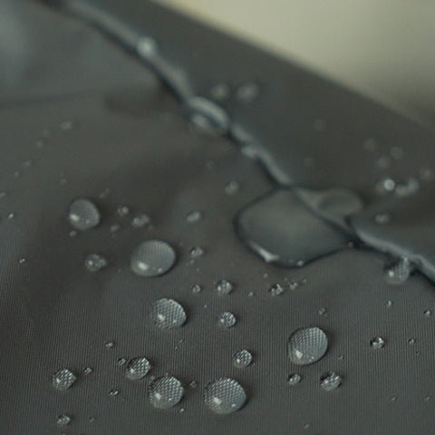 A close up picture of water droplets on the Ulac Radtail GT Pro Saddle Bag 8.8 Litres