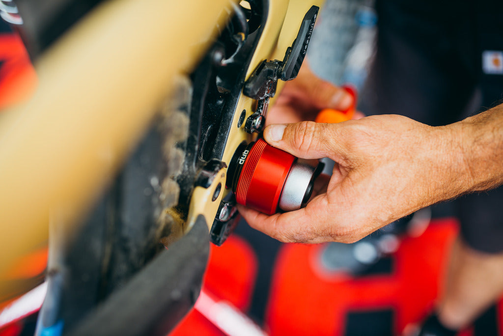A picture of the Unior Bottom Bracket Socket Dub & BSA30 627621 being used on a bike