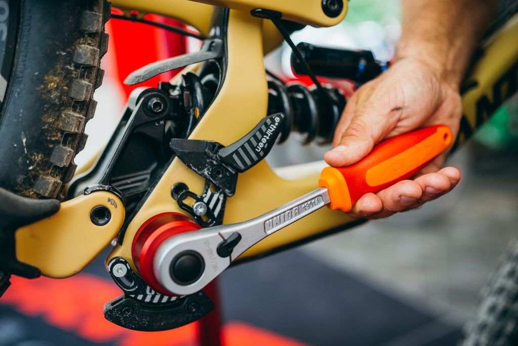 A picture of someone using the Unior Bottom Bracket Socket Dub & BSA30 627621 on a bike