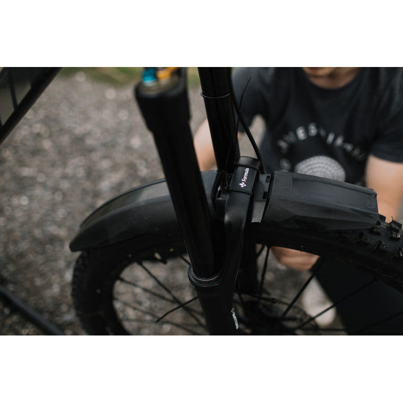 A close up picture of the Zefal Deflector FM30 Front Mudguard fitted to a bike