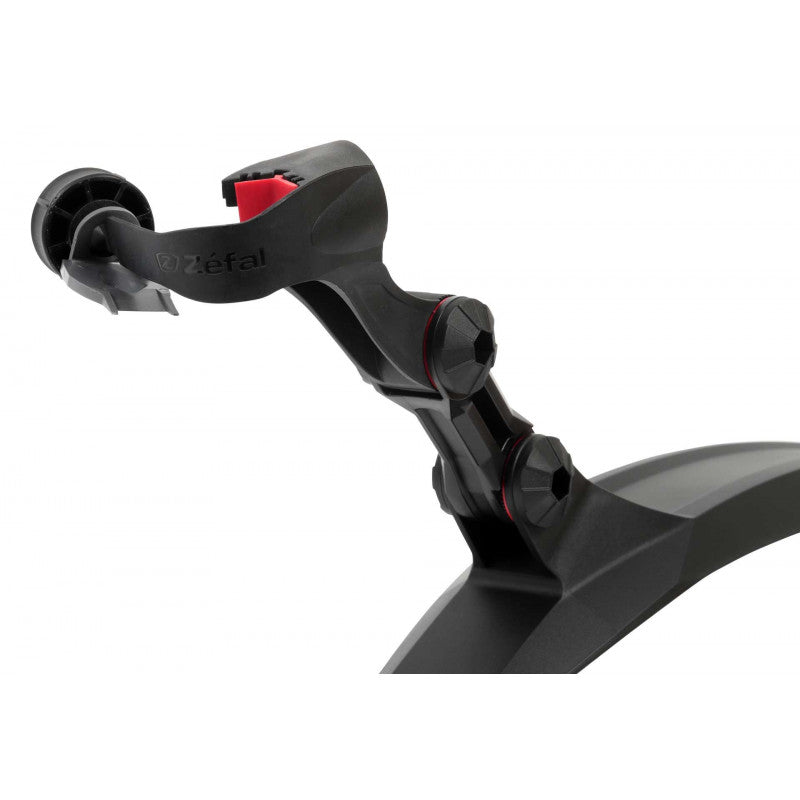 A close up picture of the attachment of the Zefal Deflector RM90+ Rear Mudguard