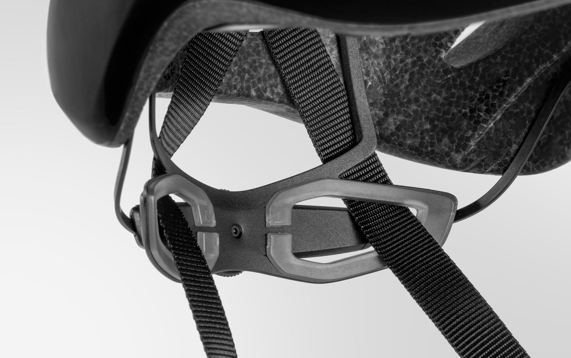 A picutre of the MIPS system on the Met Rivale II MIPS Road Helmet