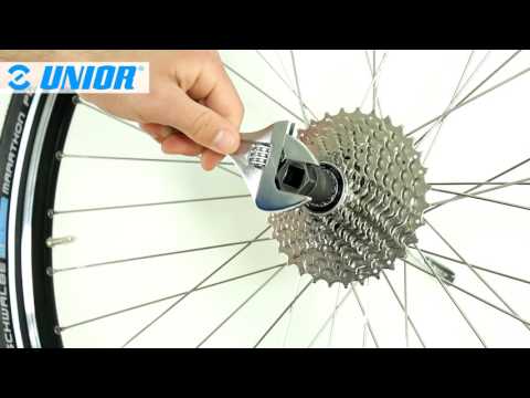 A video about how to use the Unior Cassette Lockring Tool