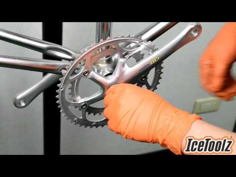 A video about how to use the IceToolz Crank Puller on a bike