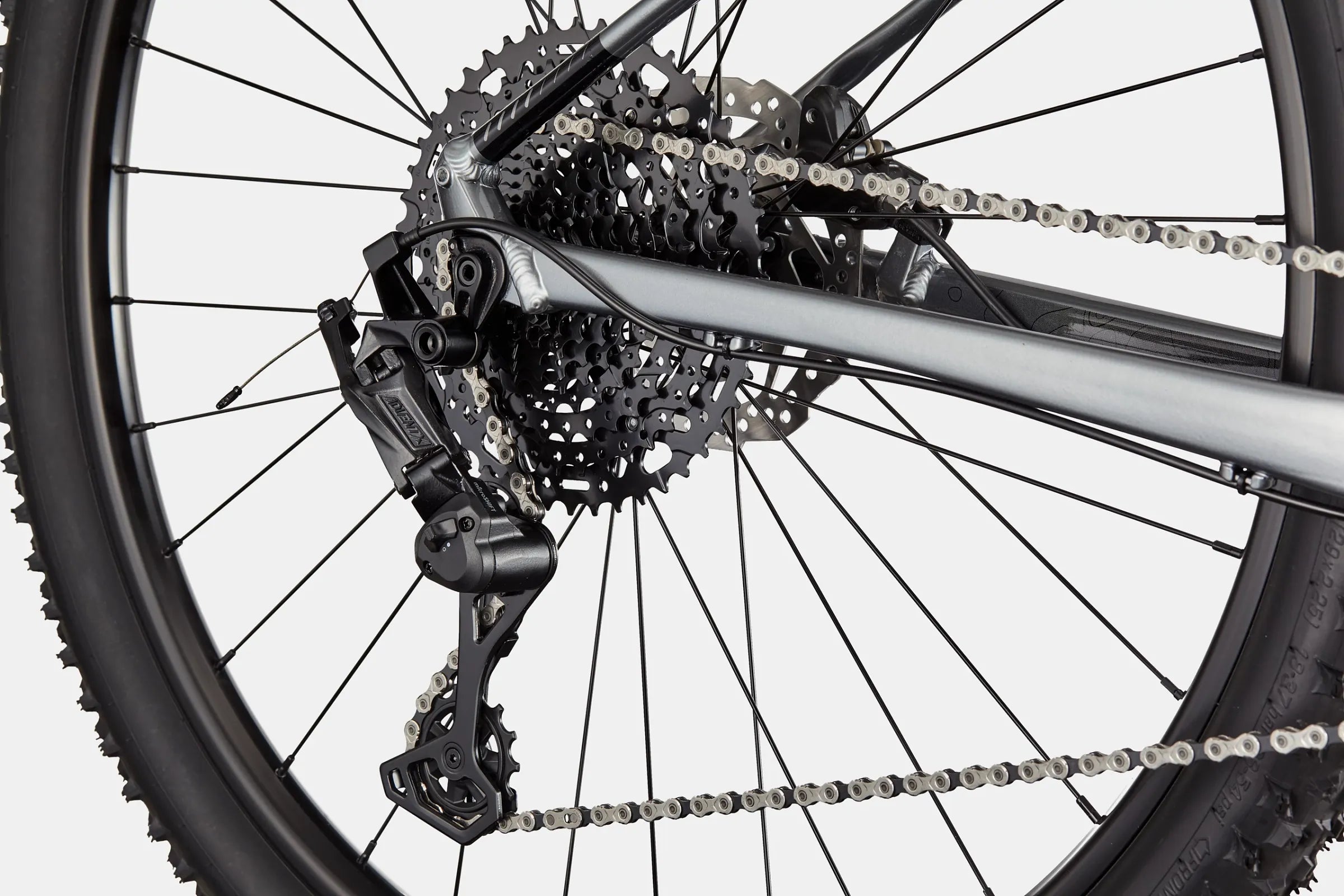 A picture of the Cannondale Trail SL4 Mountain Bike gears