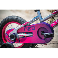 A close up picture of the Neo_12_Girls_Bike