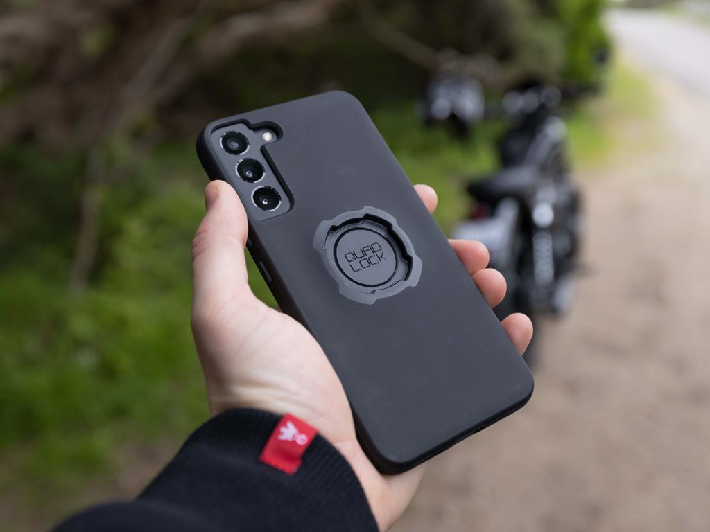 A hand holding the Quad Lock Samsung S24 Galaxy Ultra Phone case