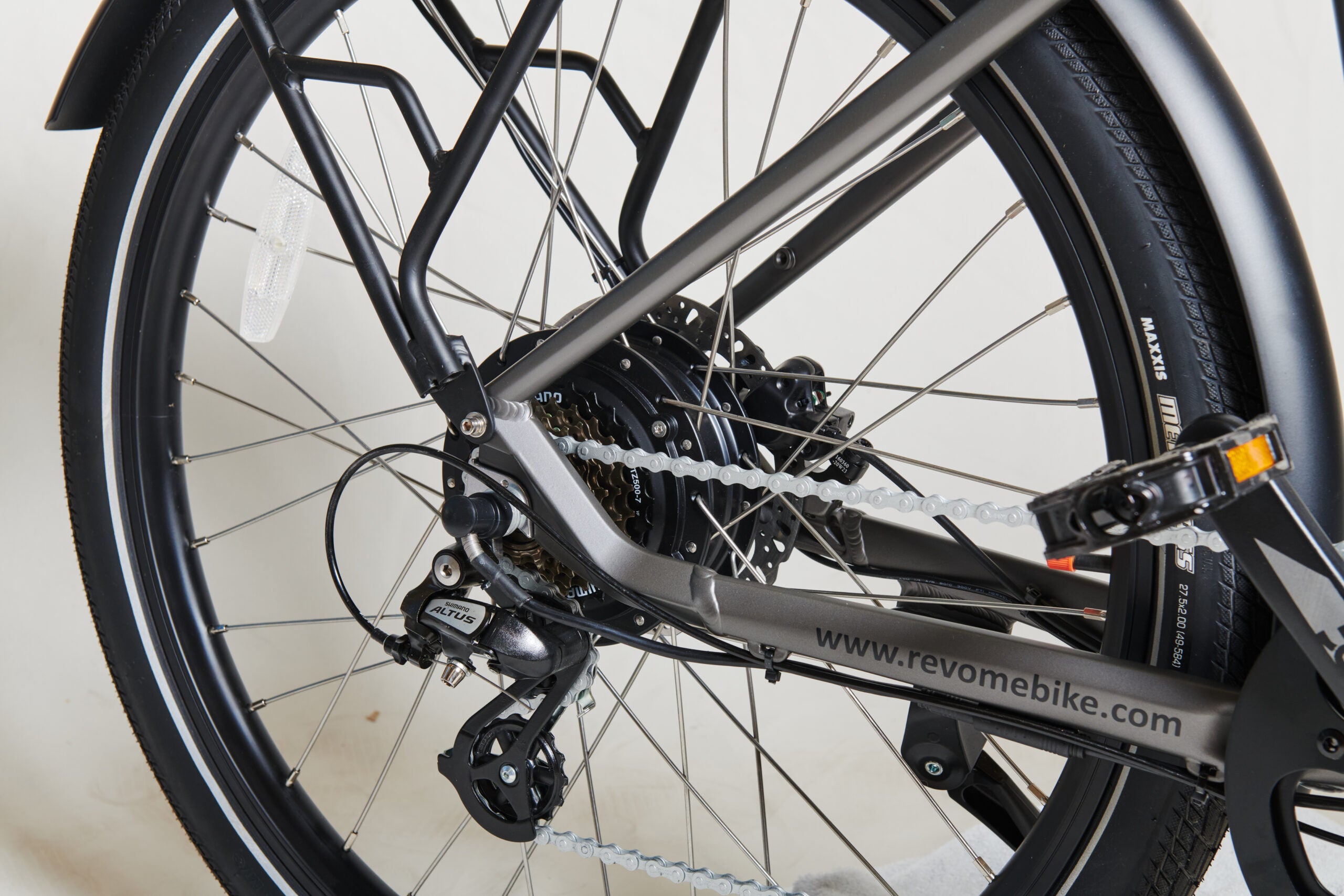 A close up picture of rear hub drive on Uni Ryder 2 Step Though e-Bike