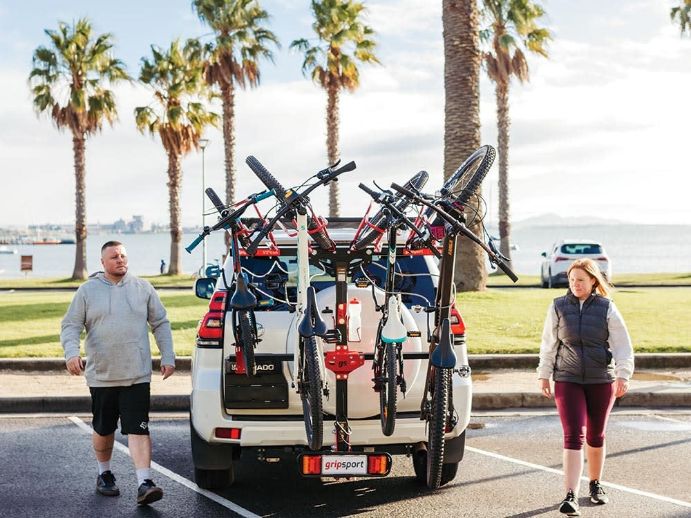 Versa 1.4 Vertical Bike Rack Hitch Mount