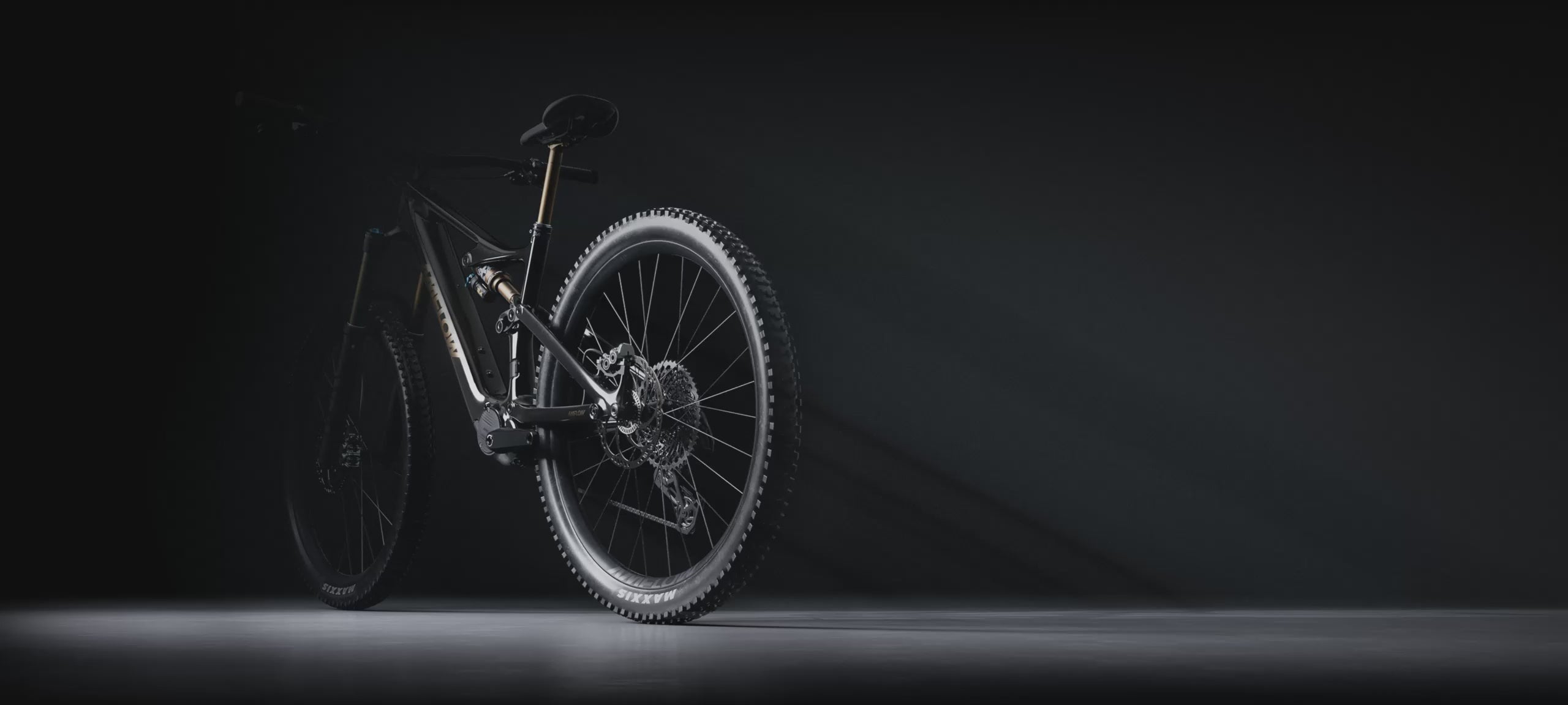 A GIF showing the different size wheels that can fit into an Amflow PL Carbon Pro E-MTB