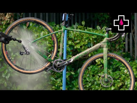 A video about how to use the Muc-Off Bio Drivetrain Cleaner 750ml