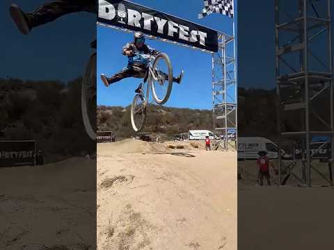 A video about thee SE Colossal Ripper Bike